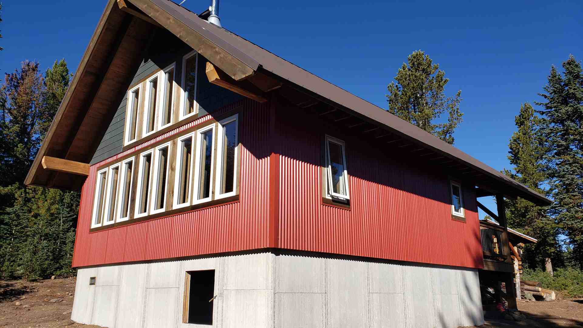 The newly constructed replacement hut for the Roundhouse warming station at Tweedsmuir Ski Club